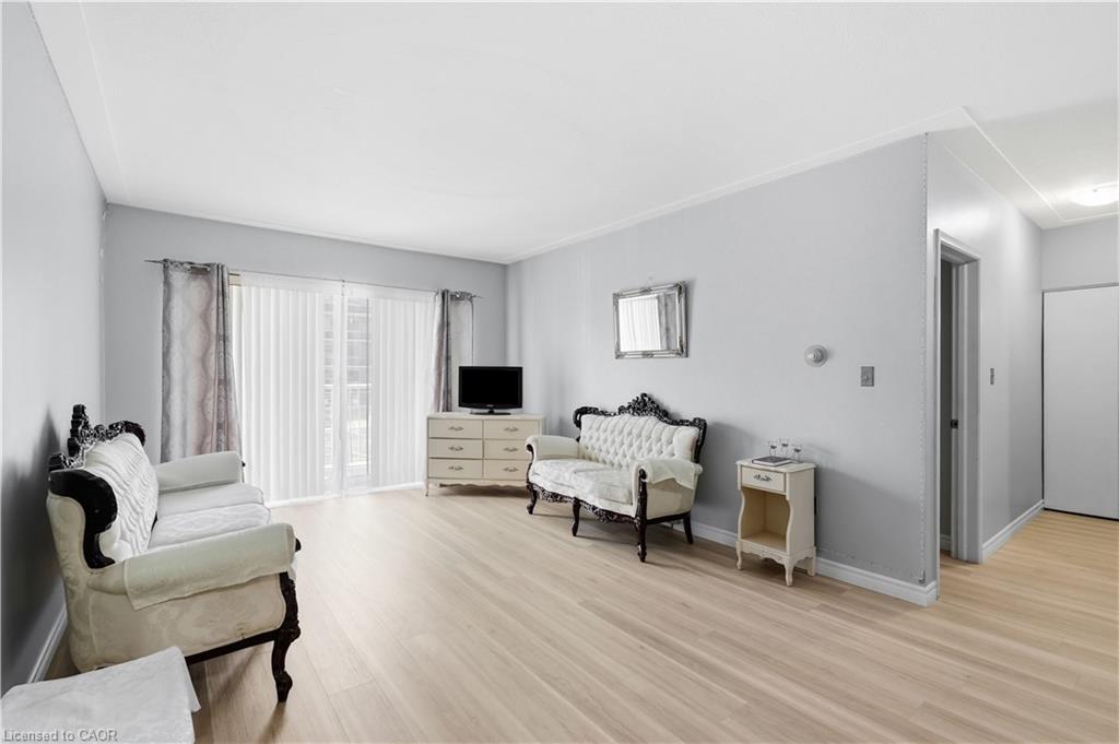 208-8 Woodman Drive S Property Photo 10