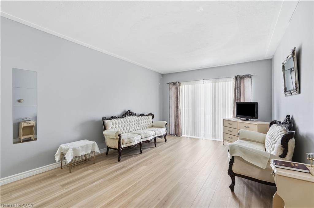 208-8 Woodman Drive S Property Photo 12