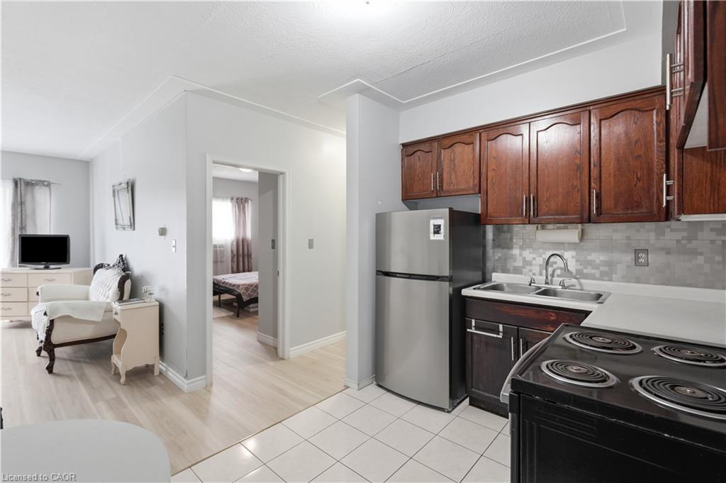 208-8 Woodman Drive S Property Photo 18