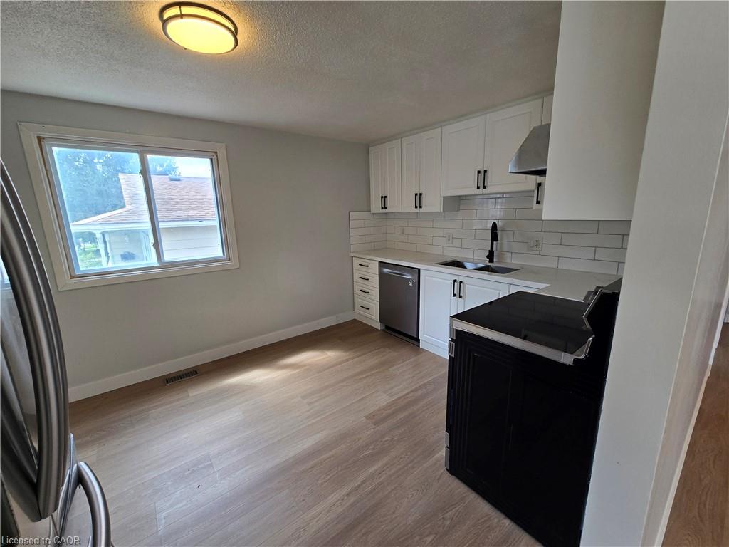 99 Cluthe Crescent Property Photo 11