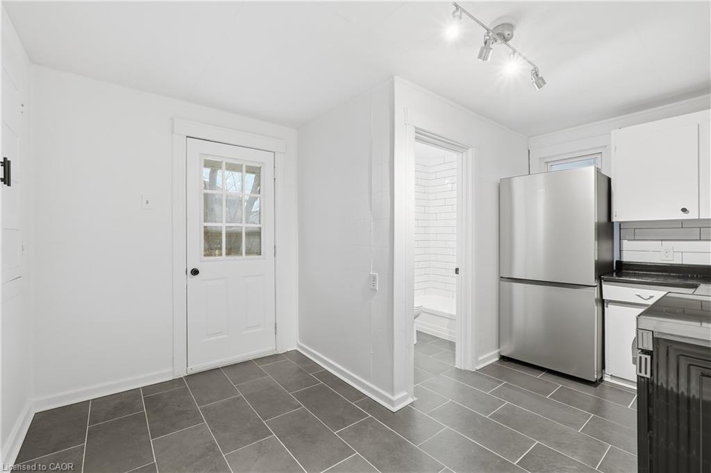 27 Albert Street Property Photo 2