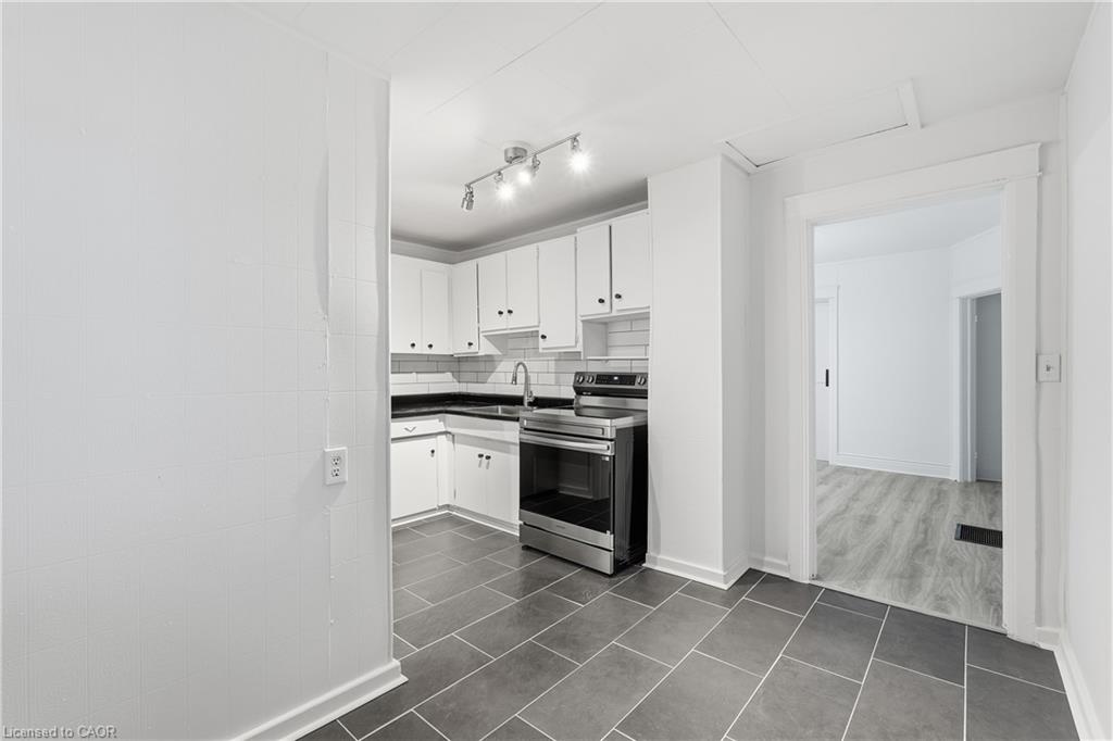 27 Albert Street Property Photo 4