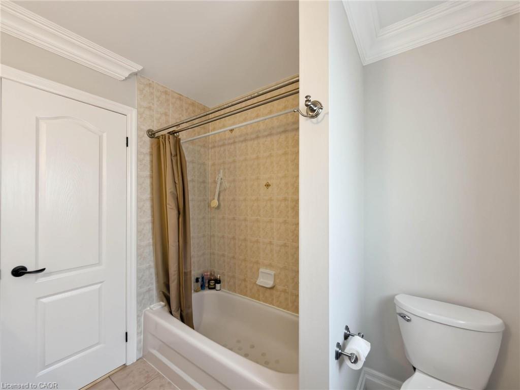 1396 Thorncrest Crescent Property Photo 33