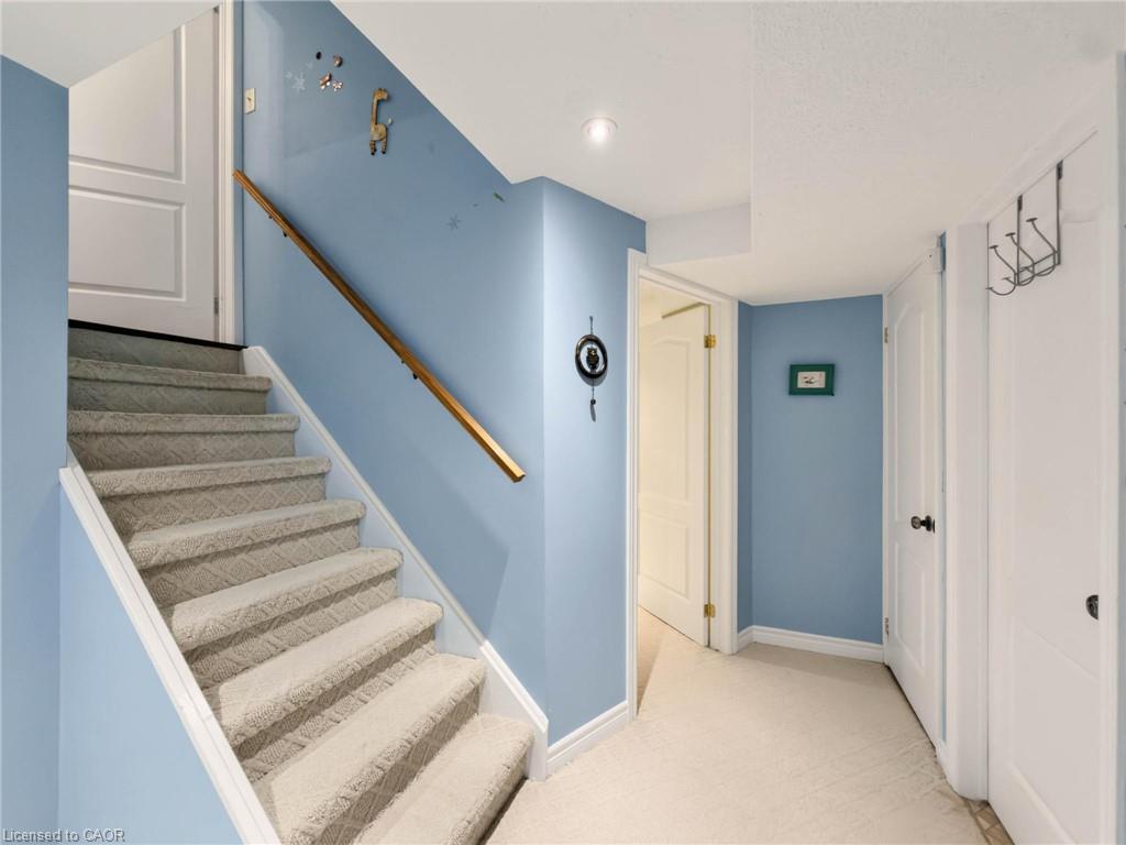1396 Thorncrest Crescent Property Photo 34