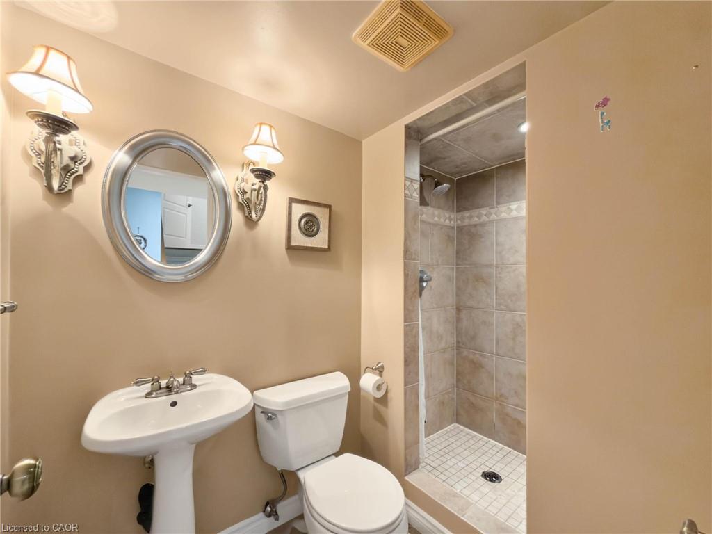 1396 Thorncrest Crescent Property Photo 36