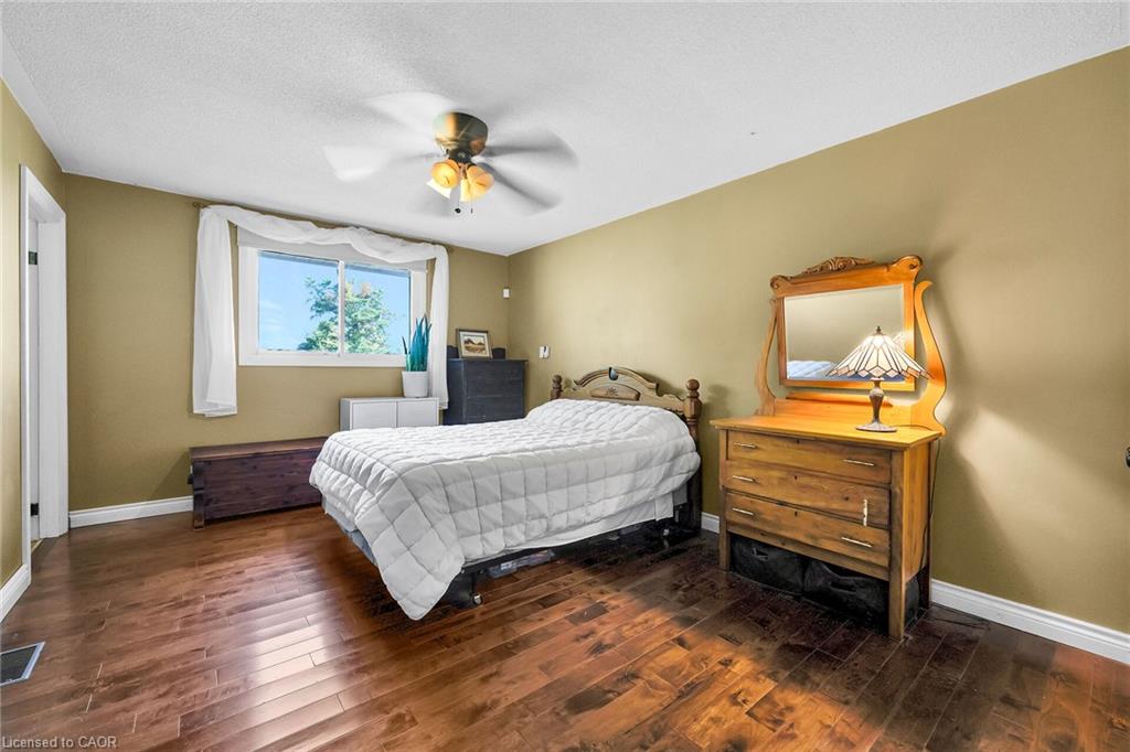 757 4th Line Property Photo 7
