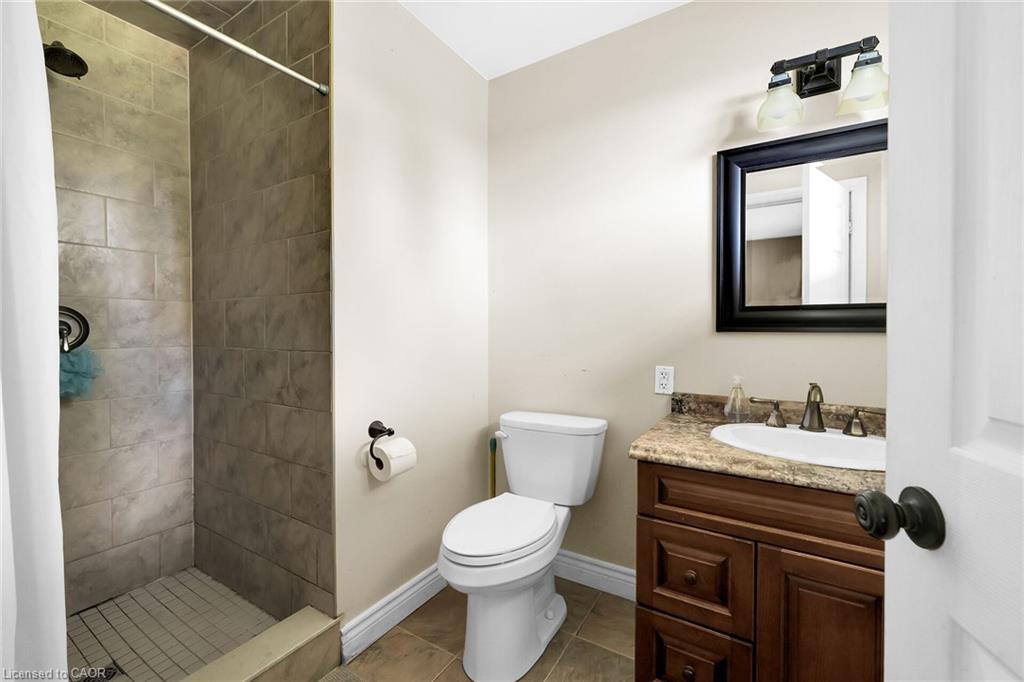 757 4th Line Property Photo 10
