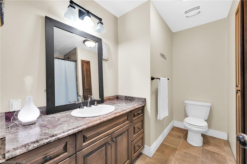 757 4th Line Property Photo 11