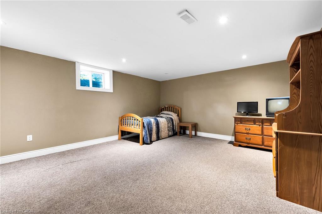 757 4th Line Property Photo 13