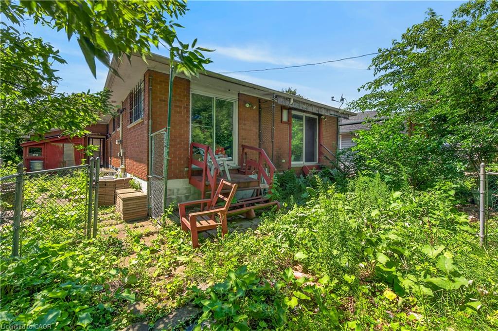 627 Geneva Park Drive Property Photo 11