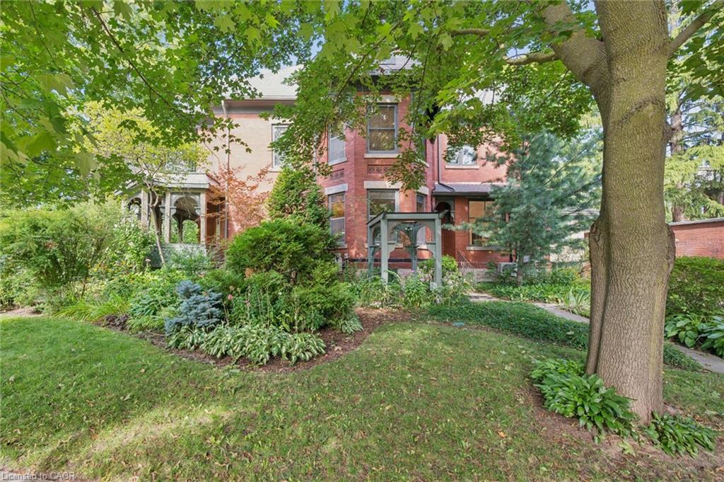 80 London Road W Property Photo 3