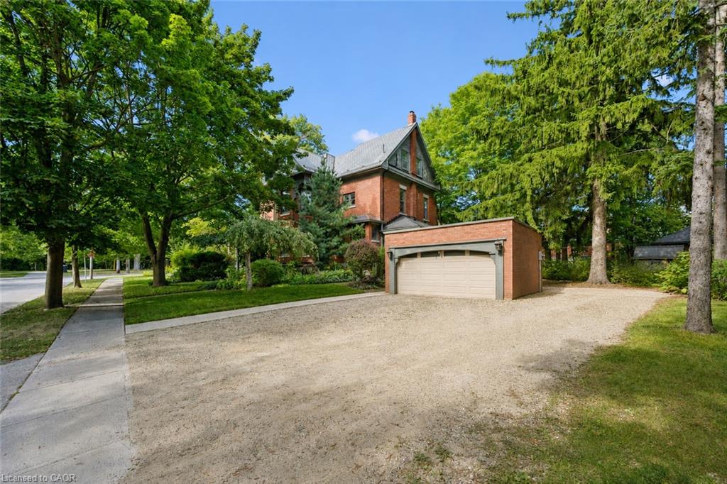 80 London Road W Property Photo 4