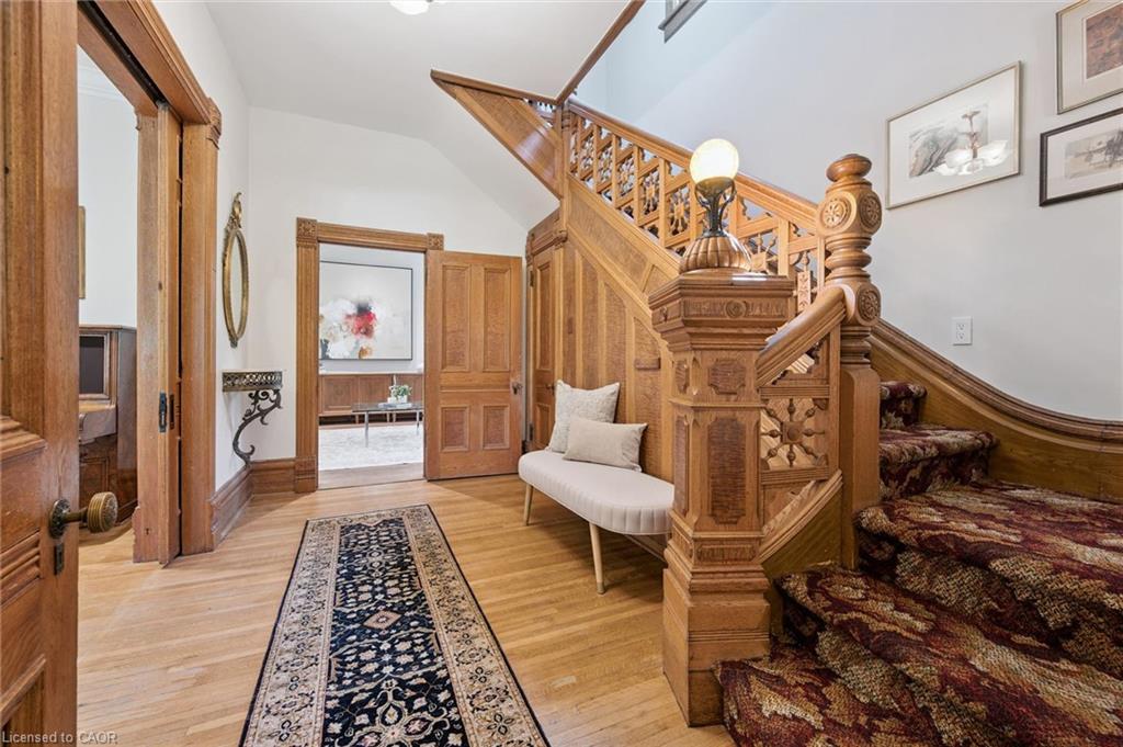 80 London Road W Property Photo 7