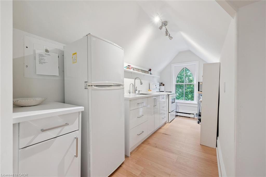 80 London Road W Property Photo 35