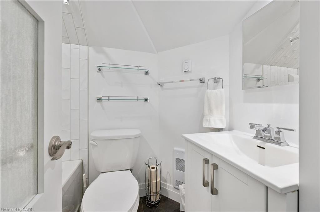 80 London Road W Property Photo 40