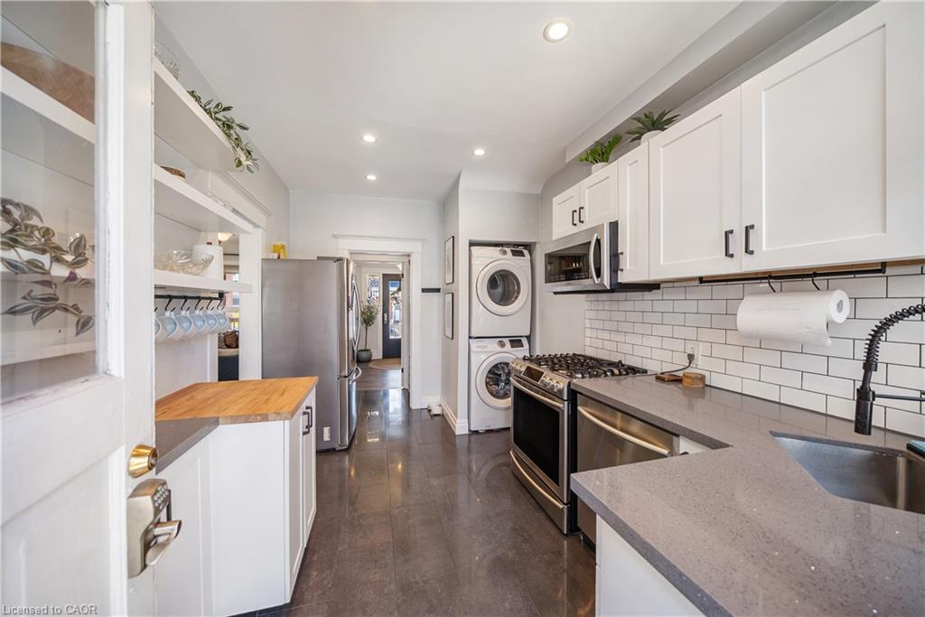 30 Lottridge Street Property Photo 17