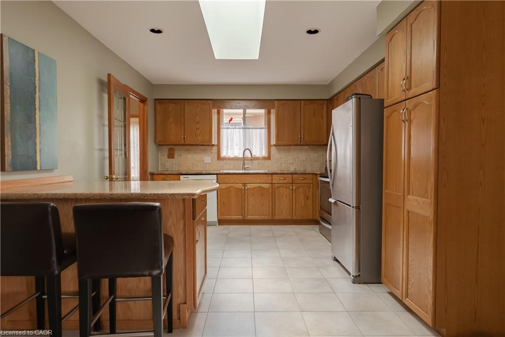 54 Republic Avenue Property Photo 7