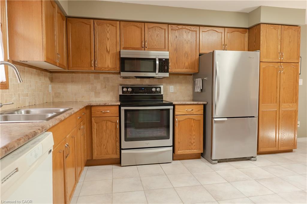 54 Republic Avenue Property Photo 8