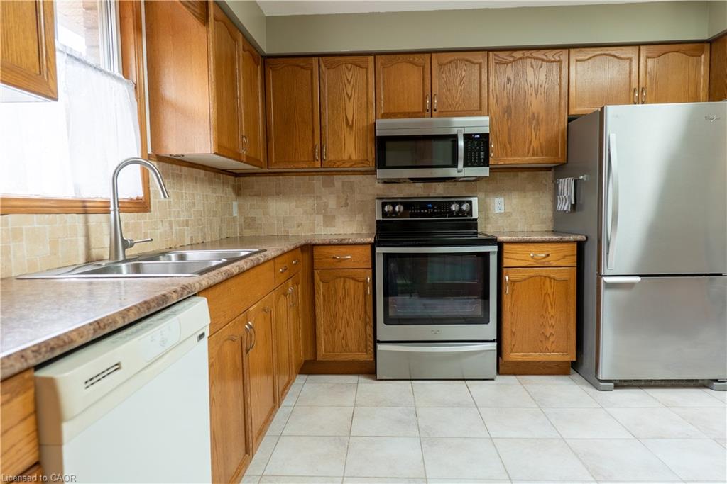 54 Republic Avenue Property Photo 9