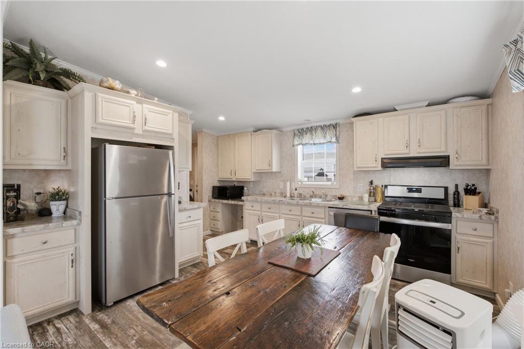 10 Marsh Cove Property Photo 8