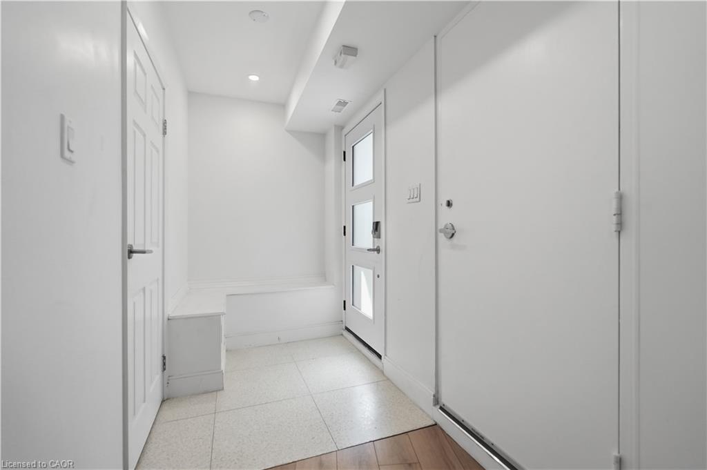1498 Paddington Court Property Photo 3