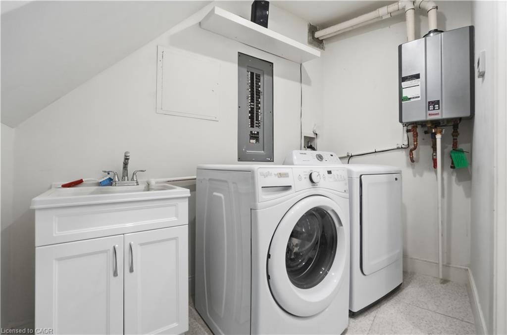 1498 Paddington Court Property Photo 18