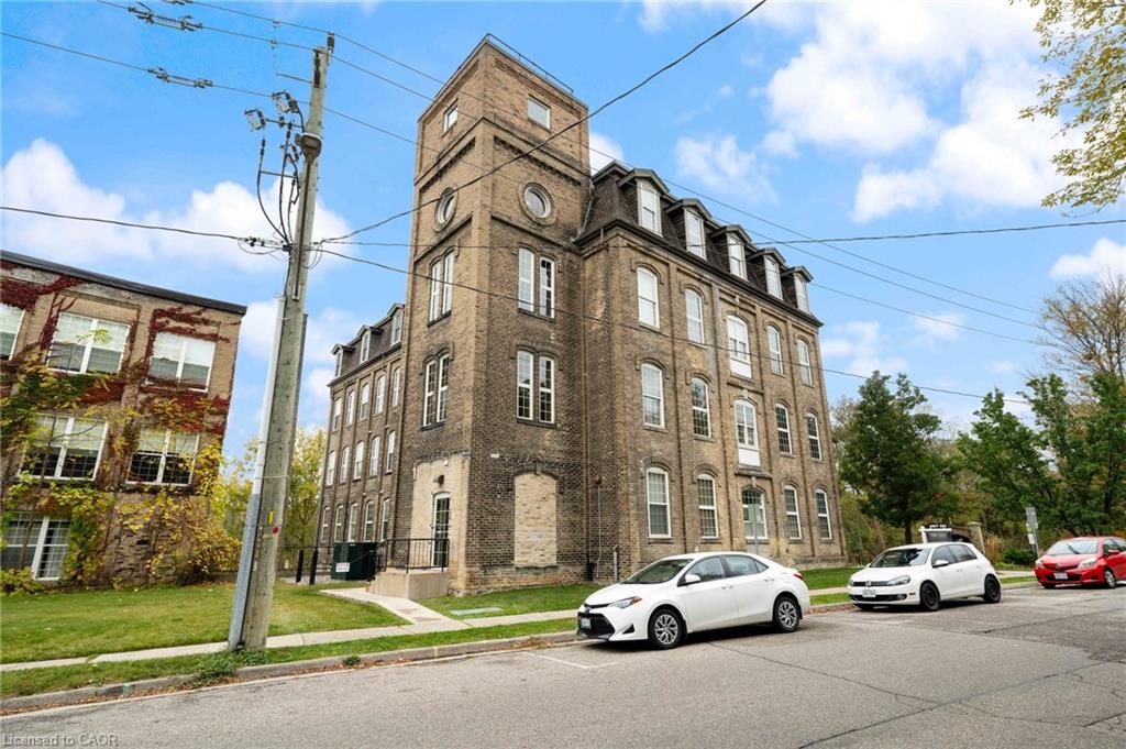 302-140 West River Street Property Photo 2