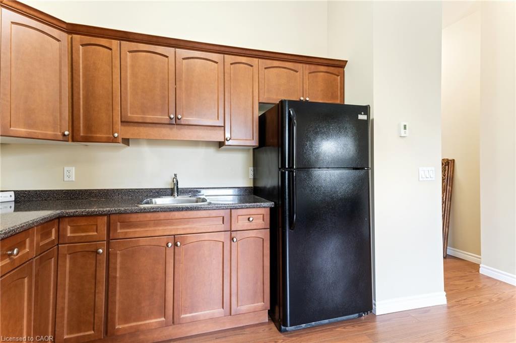 302-140 West River Street Property Photo 10