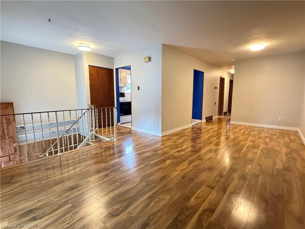 284 Bakersfield Drive Property Photo 4