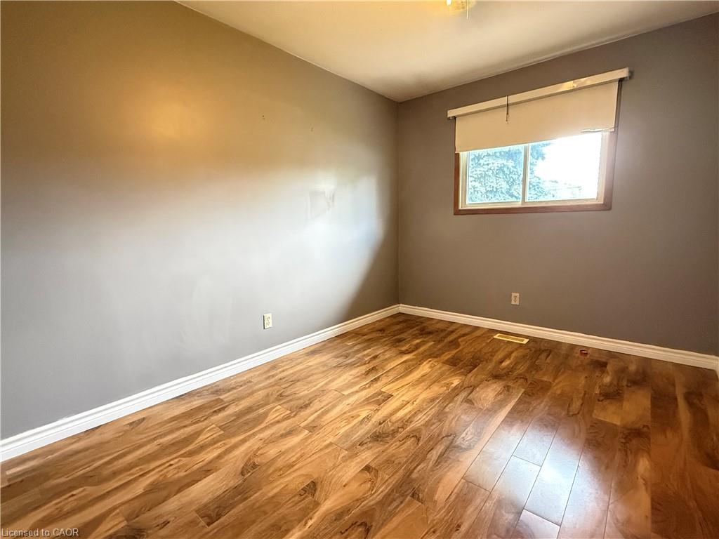 284 Bakersfield Drive Property Photo 8