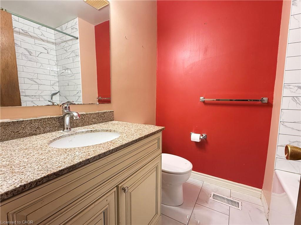 284 Bakersfield Drive Property Photo 10