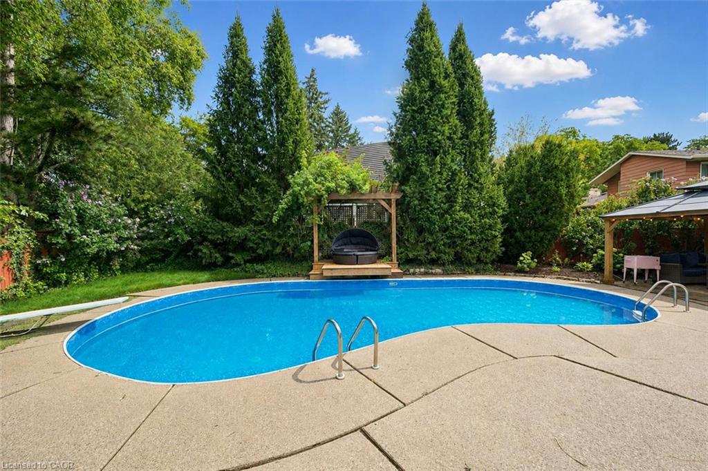 5 Tamarack Place Property Photo 2