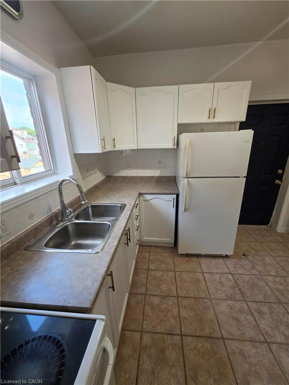 359 Barton Street E Property Photo 4