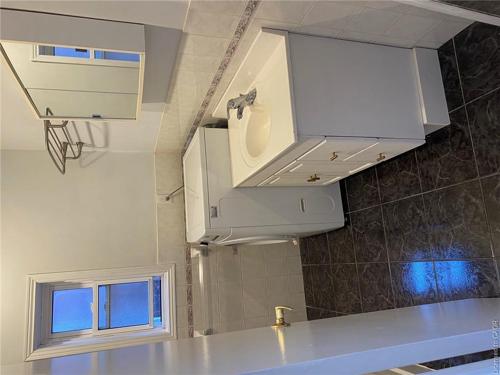 359 Barton Street E Property Photo 16