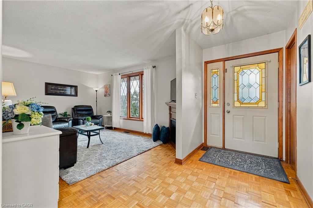 590 Albert Avenue N Property Photo 10
