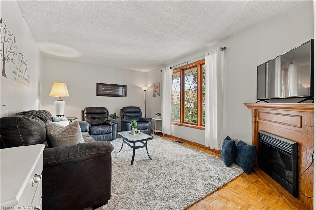 590 Albert Avenue N Property Photo 13