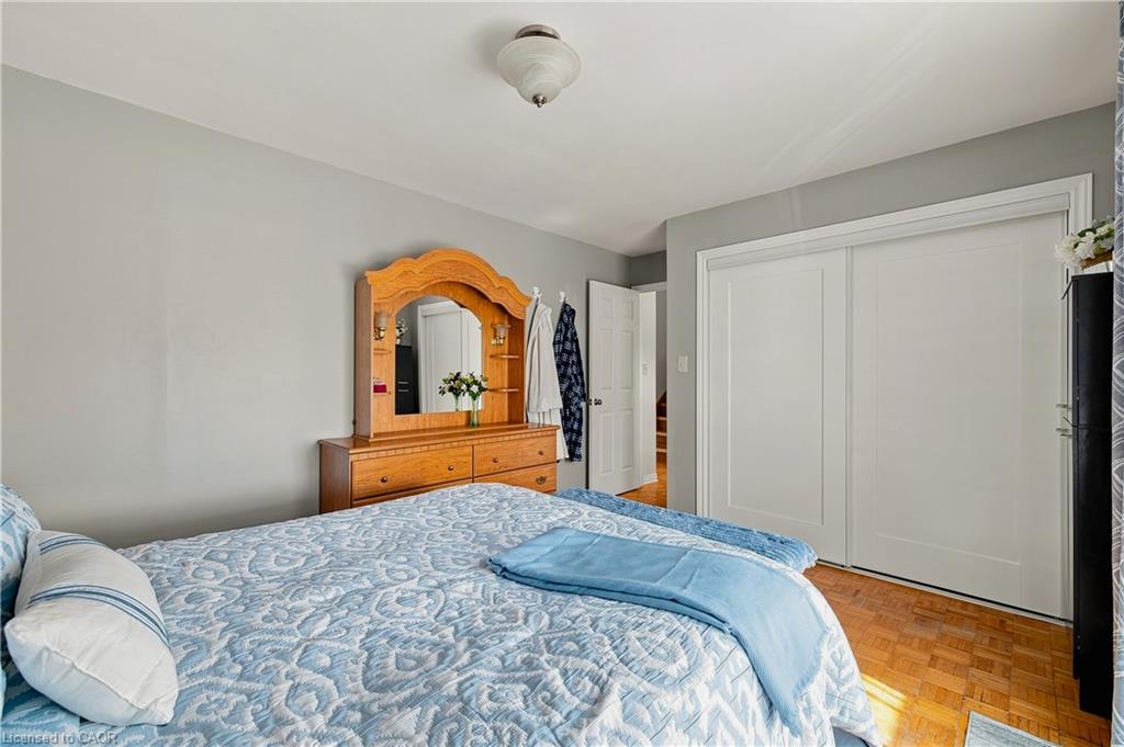 590 Albert Avenue N Property Photo 15