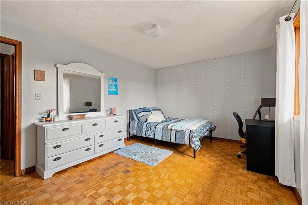 590 Albert Avenue N Property Photo 26