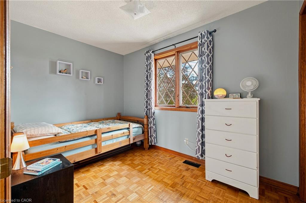 590 Albert Avenue N Property Photo 29