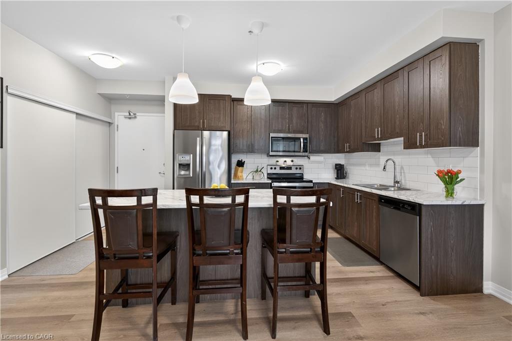 209-5 Hamilton Street N Property Photo 8