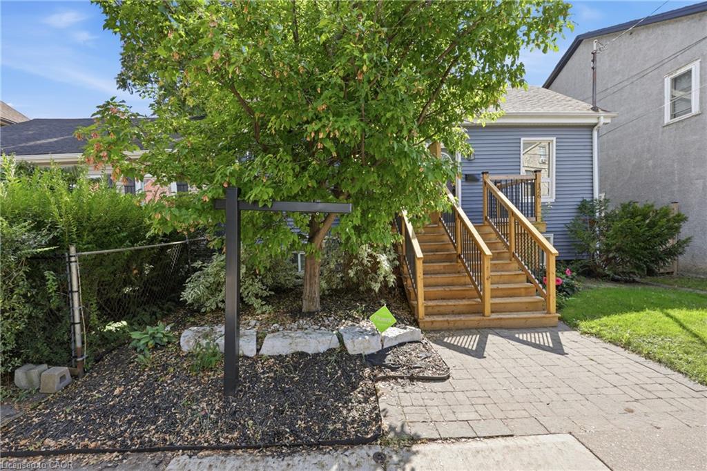 128 Robert Street Property Photo 3