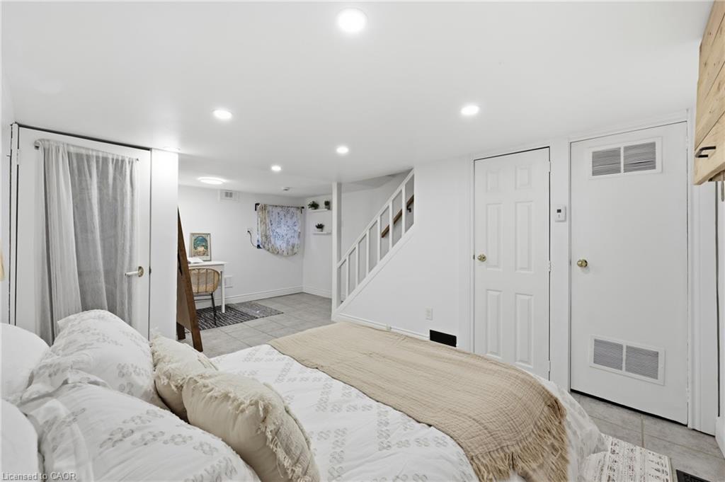 128 Robert Street Property Photo 21