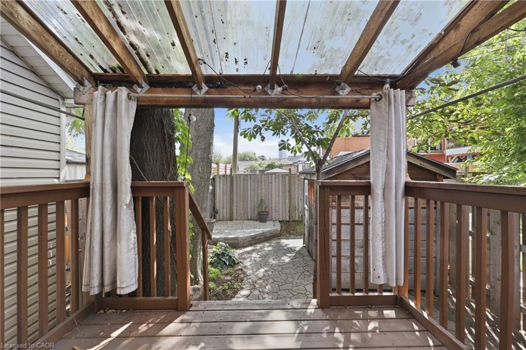 128 Robert Street Property Photo 27