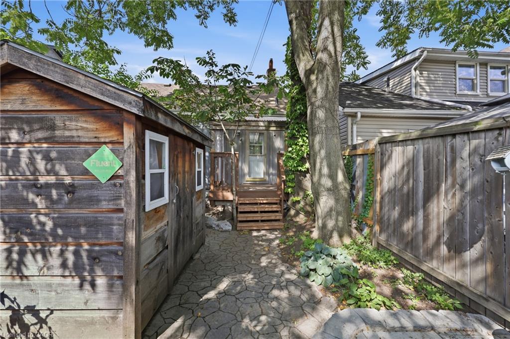 128 Robert Street Property Photo 30