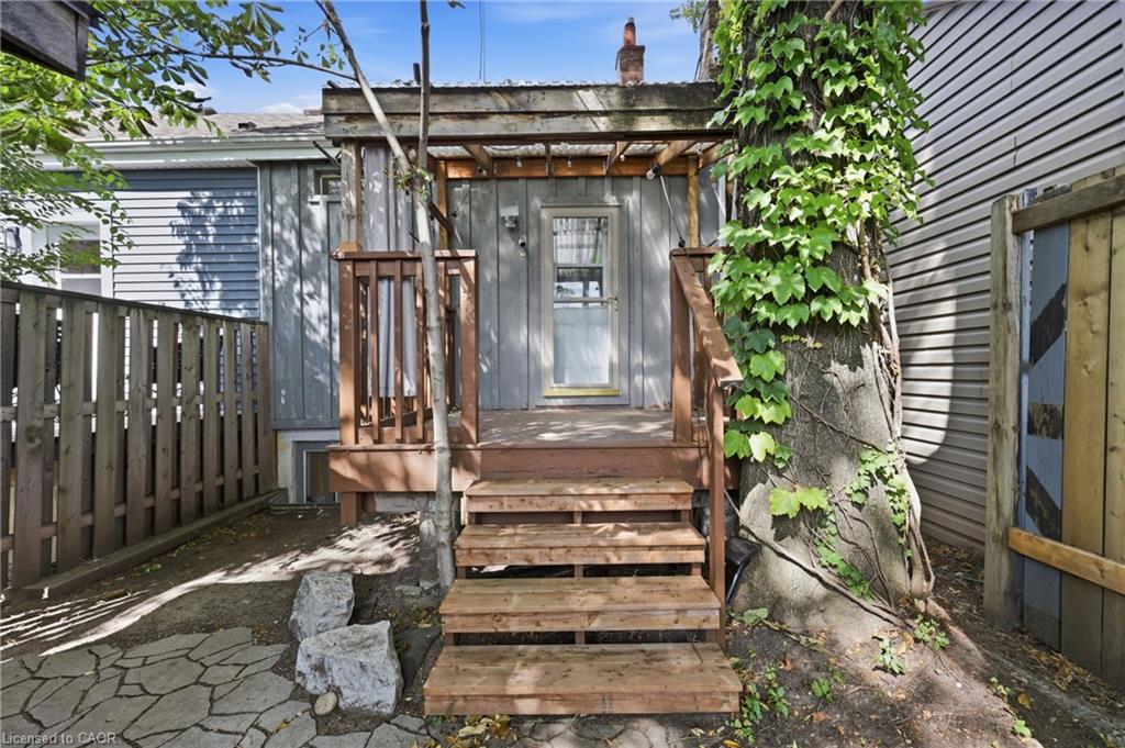 128 Robert Street Property Photo 31