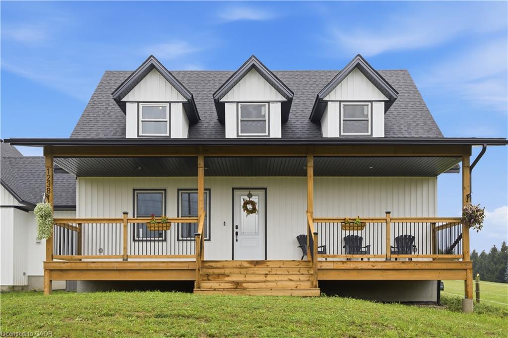 1238 Snyder's Road E Property Photo 2
