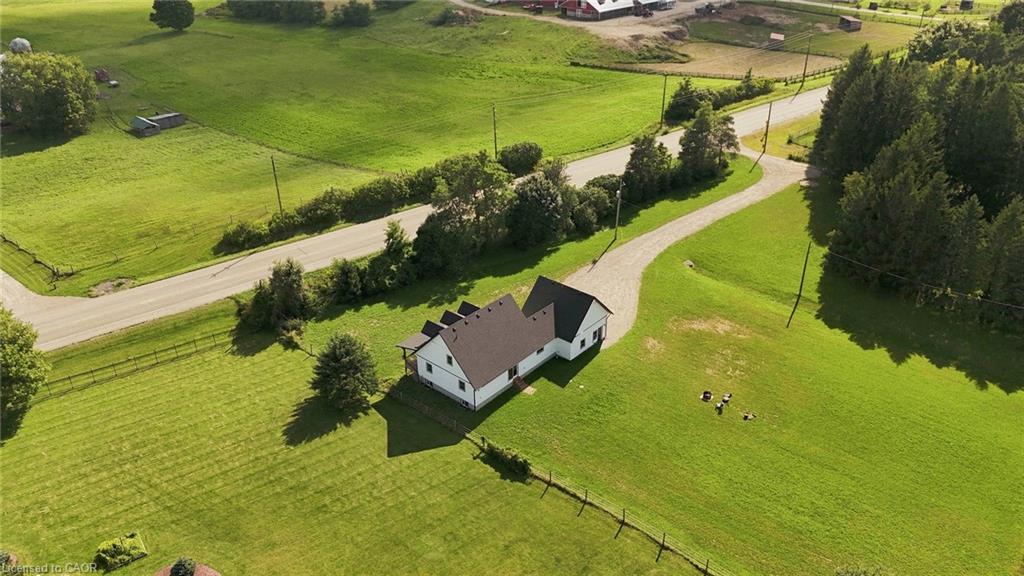 1238 Snyder's Road E Property Photo 4