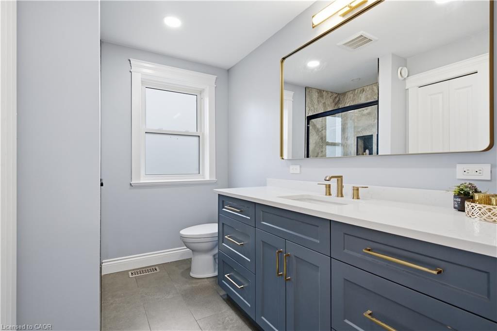 1238 Snyder's Road E Property Photo 17