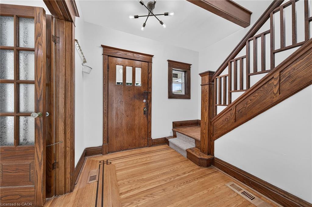 229 Park Row S Property Photo 5