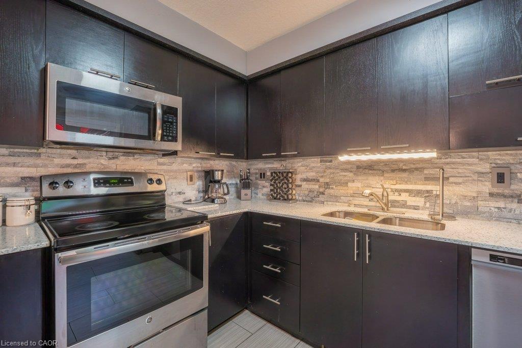 E33-110 Activa Avenue Property Photo 14